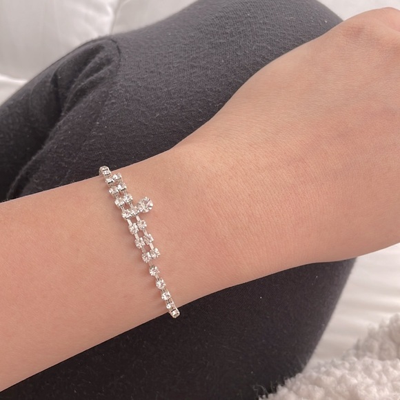 Jewelry - *🛒 FREE WITH PURCHASE* Silver stone crystal bracelet